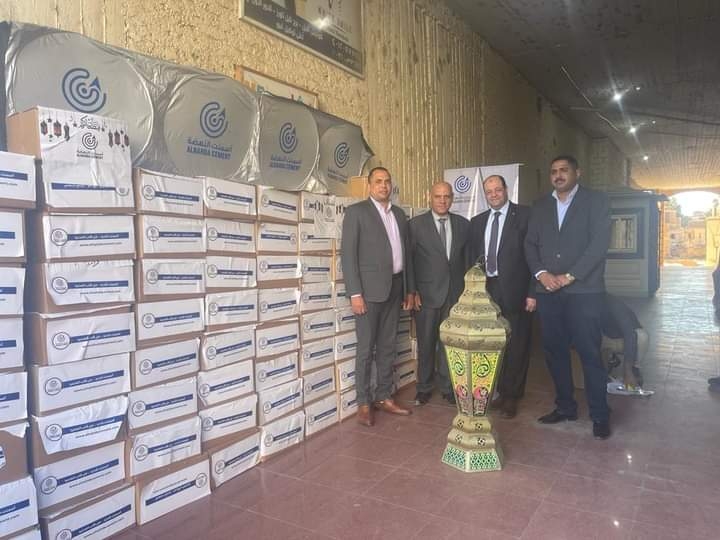 قوافل الخير تجوب قرى قنا لتوزيع كراتين رمضان على الأسر الأكثر احتياجًا 19 - جريدة المساء