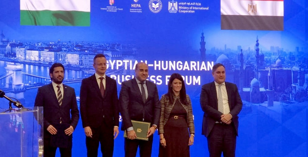 بروتوكول تعاون بين اقتصادية قناة السويس والوكالة المجرية لترويج الصادرات 19 - جريدة المساء