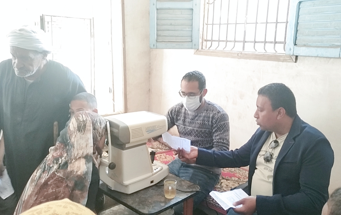 "الشعب الجمهوري" ينظم قافلة طبية مجانية للكشف عن سرطان الثدي وأمراض العيون بقوص 18 - جريدة المساء