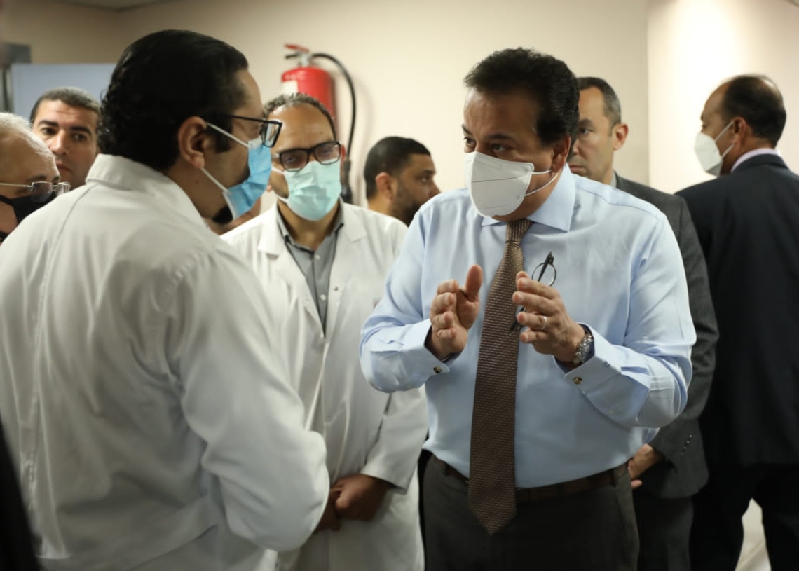 وزير الصحة في زيارة مفاجئة لمعهد القلب: مدَ عدد ساعات العمل بعيادات المعهد القومي للقلب لـ 8 مساءً بنظام فترتين 27 - جريدة المساء