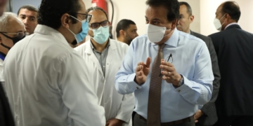 وزير الصحة في زيارة مفاجئة لمعهد القلب: مدَ عدد ساعات العمل بعيادات المعهد القومي للقلب لـ 8 مساءً بنظام فترتين 9 - جريدة المساء