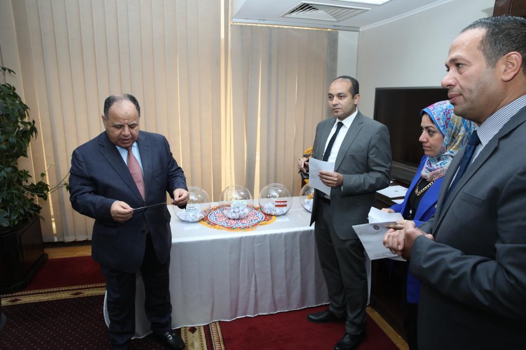 د. معيط يشهد إجراء قرعة الحج بين العاملين بوزارة المالية 19 - جريدة المساء