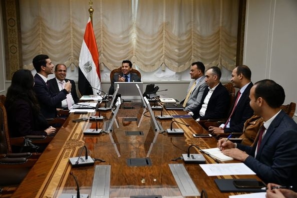 وزير الشباب والرياضة يلتقي رئيس الجامعة البريطانية في القاهرة بمقر الوزارة بالعاصمة الإدارية الجديدة 27 - جريدة المساء