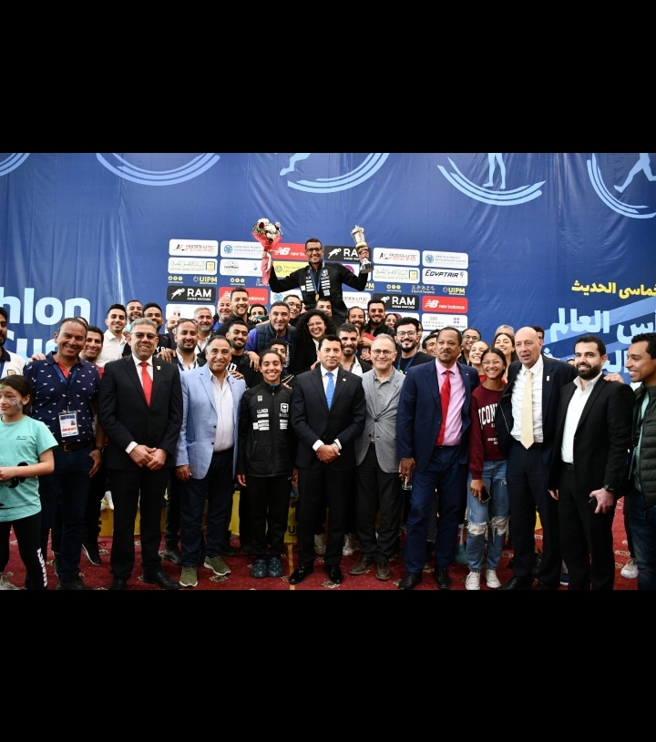 وزير الشباب يكرم الفائزين بكأس العالم للخماسى الحديث بالجامعة الأمريكية 18 - جريدة المساء