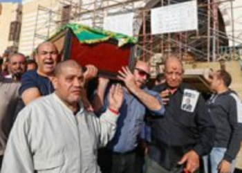 تشييع جنازة الفنانة شريفة فاضل من مسجد السيدة نفيسة 17 - جريدة المساء