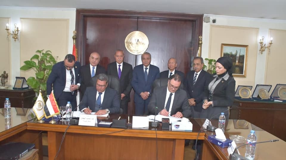 توقيع بروتوكول بين وزارة التموين ممثلة في الشركة العامة لتجارة ‏الجملة ومحافظة القليوبية 31 - جريدة المساء