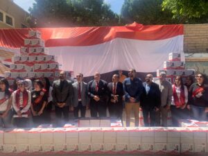 طلاب "من أجل مصر" بجامعة الأقصر يجهزون كراتين المواد الغذائية لتوزيعها على الأسر المستحقة 55 - جريدة المساء