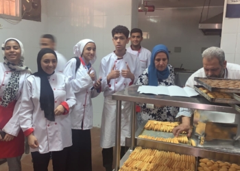 بأسعار تنافسية وجودة عالية ..كعك العيد بأيدى أبناء التعليم الفندقى بالجيزة 15 - جريدة المساء