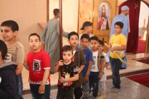 بحضور المئات.. الأقباط يحتفلون بأحد الشعانين في دير الأنبا متاؤس الفاخوري بإسنا جنوب الأقصر  36 - جريدة المساء