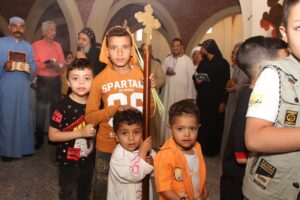 بحضور المئات.. الأقباط يحتفلون بأحد الشعانين في دير الأنبا متاؤس الفاخوري بإسنا جنوب الأقصر  32 - جريدة المساء