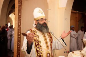 بحضور المئات.. الأقباط يحتفلون بأحد الشعانين في دير الأنبا متاؤس الفاخوري بإسنا جنوب الأقصر  34 - جريدة المساء