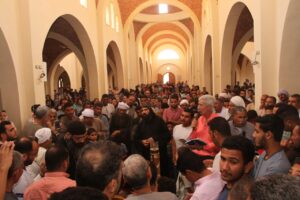 بحضور المئات.. الأقباط يحتفلون بأحد الشعانين في دير الأنبا متاؤس الفاخوري بإسنا جنوب الأقصر  22 - جريدة المساء