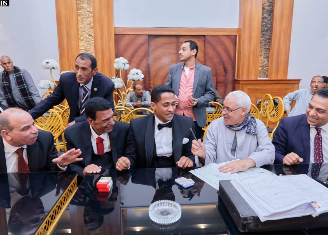 نائب المحافظ وزعيم الأغلبية البرلمانية يشهدان على عقد قران أبناء كبار العائلات بمحافظة قنا 16 - جريدة المساء