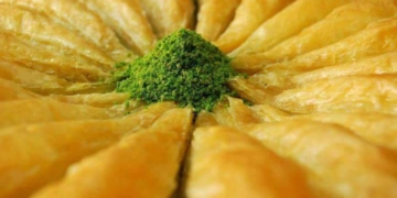 صينية جلاش بالكريمة بمكونات بسيطة للشيف مسعد الهواري 9 - جريدة المساء