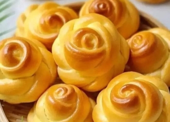 الشيف فايز يقدم ابسط طريقه لعمل خبز الرول 17 - جريدة المساء