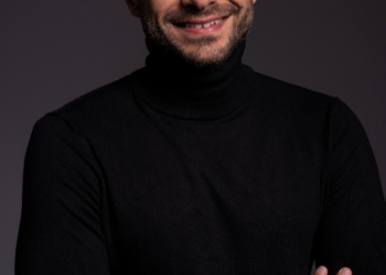 لدعم نمو الصادرات وتشجيع المصنعين المحليين.."خزّنلى" تطلق خدمة "عبر الحدود" لتمكين التجار المصريين من توسيع عملياتهم فى الخارج 25 - جريدة المساء