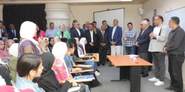 وزير التعليم فى حوار مع طلبة الشهادات بمطروح:مجموعات الدعم المدرسية هدفها تحسين مستوى الطلاب..والتخفيف عن أولياء الأمور 33 - جريدة المساء
