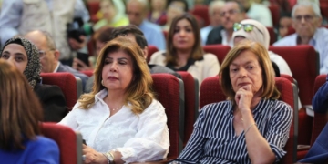 تكريم حفيدة هدى شعراوي وابنة درية شفيق فى احتفالية بنات النيل 1 - جريدة المساء