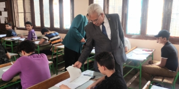 مدير"تعليم القاهرة" يتفقد لجان الشهادة الإعدادية..ويطمئن على سير الإمتحانات 1 - جريدة المساء