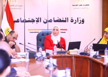 "القباج" تبحث الآلية الفضلى لتوزيع السلع الغذائية على الأسر الأولى بالرعاية 25 - جريدة المساء