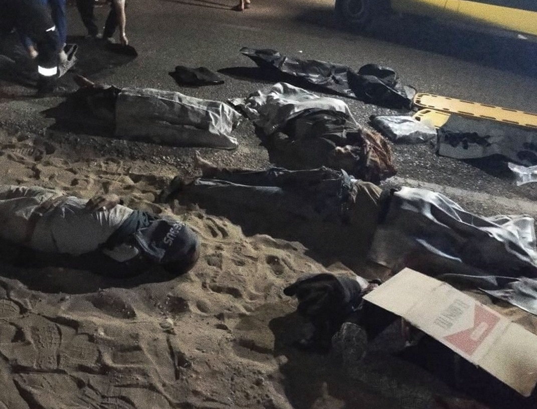 "التضامن": صرف 110 آلاف جنيه تعويضات لأسرة كل متوفى فى حادث تصادم طريق "الخارجة – أسيوط" 18 - جريدة المساء الصور الأولى لحادث الخارجة أسيوط