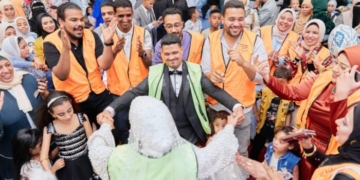 العروس القناوية بملابس الصندوق