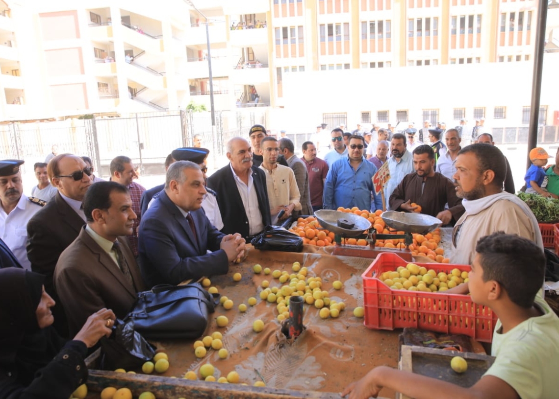 محافظ سوهاج يتفقد سوق مدينة ناصر الحضري الجديد بعد إخلاء ونقل السوق القديم 18 - جريدة المساء محافظ سوهاج يتفقد سوق مدينة ناصر الحضري الجديد بعد إخلاء ونقل السوق القديم 17 - جريدة المساء