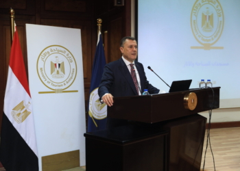 فى لقائه بالقيادات العليا والوسطى بالوزارة وهيئاتها .. عيسى يكرم الموظفين المتميزين ومن انتهت خدمتهم بالسياحة والآثار 26 - جريدة المساء فى لقائه بالقيادات العليا والوسطى بالوزارة وهيئاتها .. عيسى يكرم الموظفين المتميزين ومن انتهت خدمتهم بالسياحة والآثار 25 - جريدة المساء