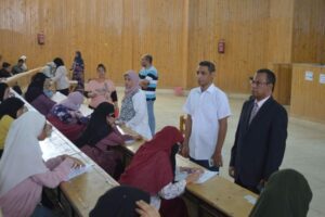 نائب رئيس جامعة جنوب الوادي يتفقد امتحانات كلية الحقوق 119 - جريدة المساء