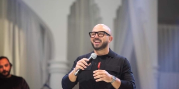 محمود العسيلي : أغنيتي القادمة "جريئة"... و أغاني الإعلانات تضيف لي 2 - جريدة المساء محمود العسيلي : أغنيتي القادمة "جريئة"... و أغاني الإعلانات تضيف لي 1 - جريدة المساء