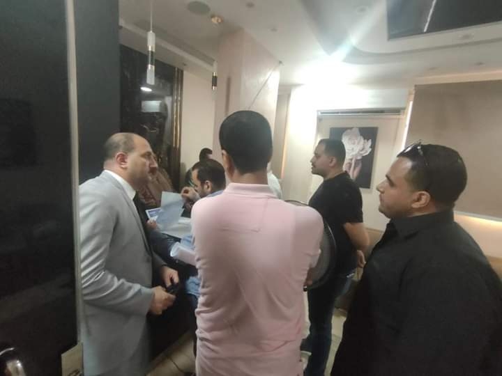 ضبط سيدة لانتحالها صفة طبيبة وإدارة مركز تجميل شهير في قنا 19 - جريدة المساء