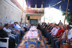 محافظ قنا يؤدى واجب العزاء في الكاتب الصحفي أحمد خلف الله 45 - جريدة المساء