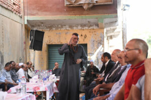 محافظ قنا يؤدى واجب العزاء في الكاتب الصحفي أحمد خلف الله 41 - جريدة المساء