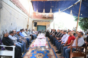 محافظ قنا يؤدى واجب العزاء في الكاتب الصحفي أحمد خلف الله 43 - جريدة المساء