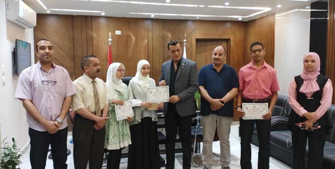 تكريم الطلاب الفائزين في المسابقة الوزارية للقصة القصيرة بتعليم قنا 67 - جريدة المساء