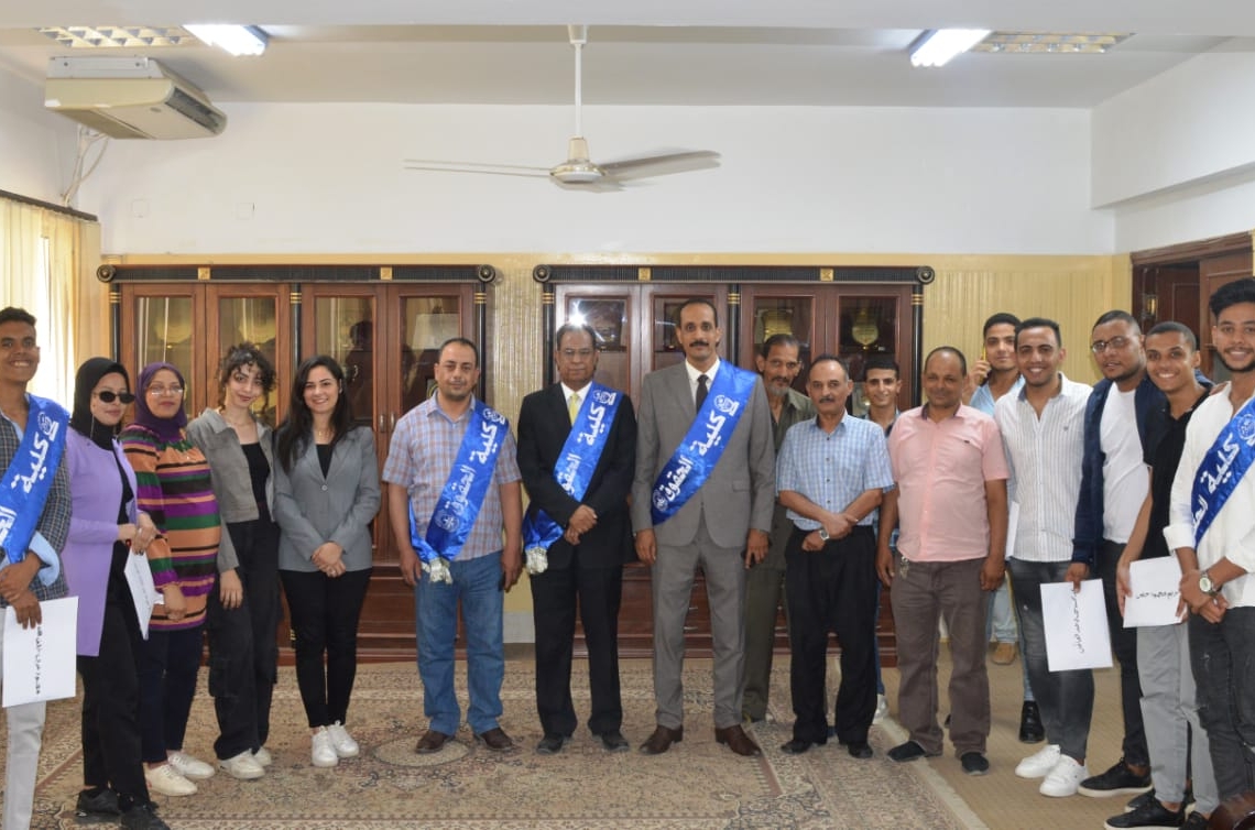 تنصيب اتحاد طلاب كلية الحقوق بقنا 17 - جريدة المساء