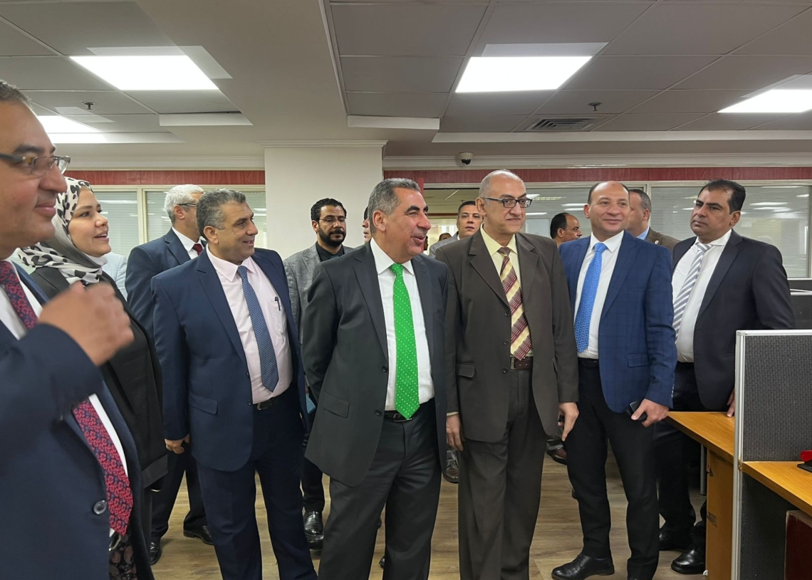 (د. الضباعنى) يقوم بأولى جولاته التفقدية بمراكز كبار ومتوسطي الممولين والمهن الحرة 19 - جريدة المساء