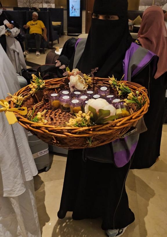 استقبال آخر أفواج حجاج السياحة.. بالبخور والتمور.. سامية سامى: مهمتنا العمل على راحة ضيوف الرحمن وسلامتهم 18 - جريدة المساء استقبال آخر أفواج حجاج السياحة.. بالبخور والتمور.. سامية سامى: مهمتنا العمل على راحة ضيوف الرحمن وسلامتهم 17 - جريدة المساء