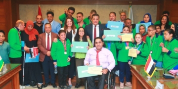 محافظ الجيزة ورئيس مجلس أمناء صناع الخير يكرمان ٢٩ بطل رياضى من ذوي الإعاقة 2 - جريدة المساء محافظ الجيزة ورئيس مجلس أمناء صناع الخير يكرمان ٢٩ بطل رياضى من ذوي الإعاقة 1 - جريدة المساء
