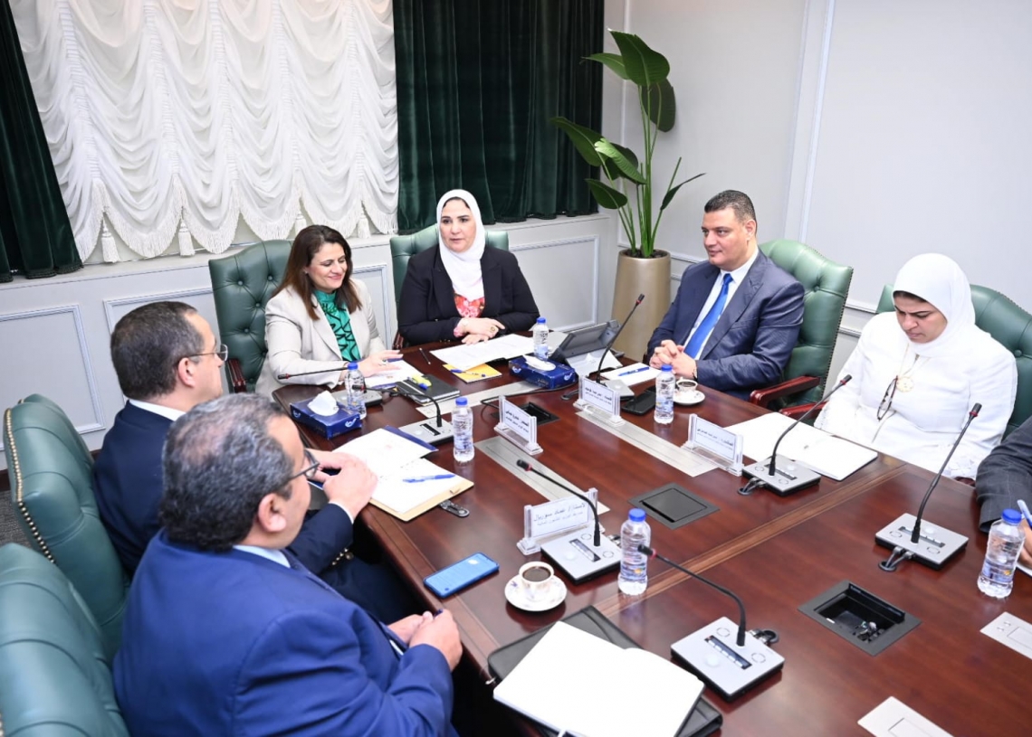 التضامن تعلن مشاركة بنك ناصر في مؤتمر المصريين بالخارج كأحد الرعاة الرئيسيين 18 - جريدة المساء وزيرتا التضامن والهجرة خلال الاجتماع