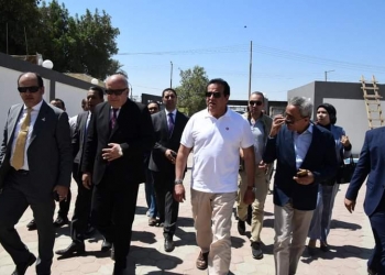 وزير الصحة ومحافظ قنا يتفقدان وحدة طب الأسرة بفاو بحري ونقطة إسعاف دشنا 21 - جريدة المساء