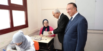 خلال تفقده لجان الثانوية العامة في الأسكندرية وزير التعليم يشددعلى منع دخول الطلاب إلى اللجان بأجهزة إلكترونية 2 - جريدة المساء خلال تفقده لجان الثانوية العامة في الأسكندرية وزير التعليم يشددعلى منع دخول الطلاب إلى اللجان بأجهزة إلكترونية 1 - جريدة المساء