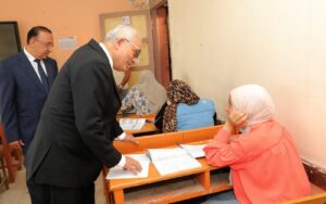   خلال تفقده لجان الثانوية العامة في الأسكندرية وزير التعليم يشددعلى منع دخول الطلاب إلى اللجان بأجهزة إلكترونية 23 - جريدة المساء