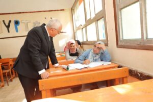   خلال تفقده لجان الثانوية العامة في الأسكندرية وزير التعليم يشددعلى منع دخول الطلاب إلى اللجان بأجهزة إلكترونية 21 - جريدة المساء