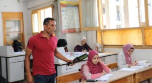 حجازي " يشيد بجهود محافظة سوهاج خلال الامتحانات ويؤكد:  الوزارة تبذل أقصى جهودها لإتمام الامتحانات بصورة منضبطة وآمنة 22 - جريدة المساء