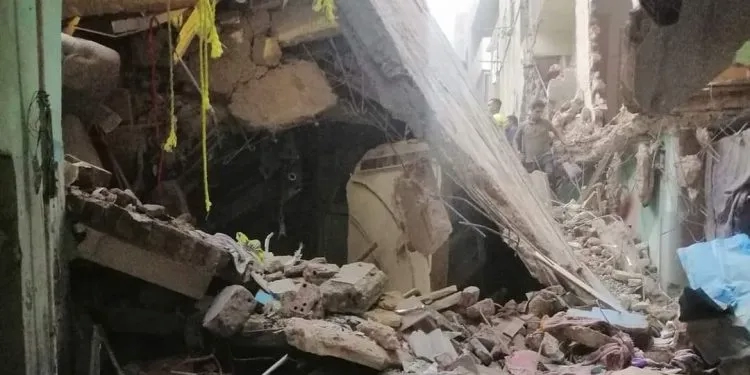 التحالف الوطنى للعمل الأهلى: 50 ألف جنيه لأسرة المتوفى و25 ألف جنيه للمصاب فى انهيار عقار حدائق القبة 18 - جريدة المساء صورة أولية من موقع انهيار عقار حدائق القبة