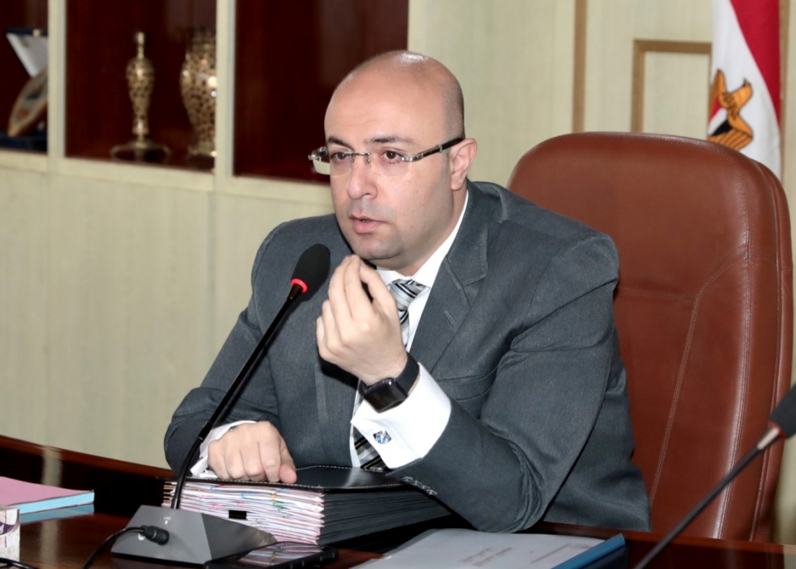 محافظ بني سويف يناقش جهود ونتائج  أكثر من 30 زيارة للتفتيش المالي والإداري  على مجالس المدن و القرى  ومديريات الخدمات 19 - جريدة المساء