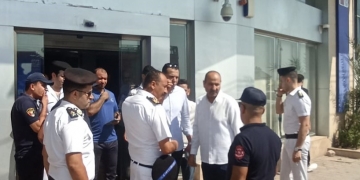 السكرتير العام المساعد لبني سويف  يتابع أعمال السيطرة  وإطفاء حريق محدود بأحد البنوك بطريق الكورنيش   1 - جريدة المساء