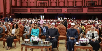 رحلات للفائزين بمسابقة " ثقافة بلادى"  لزيارة المعالم السياحية بالقاهرة والفيوم.. غادة شلبى: المسابقة تؤكد تكامل أهداف " السياحة والآثار" مع الأزهر الشريف في تعريف الطلاب الوافدين بالثقافة والحضارة المصرية العريقة 1 - جريدة المساء