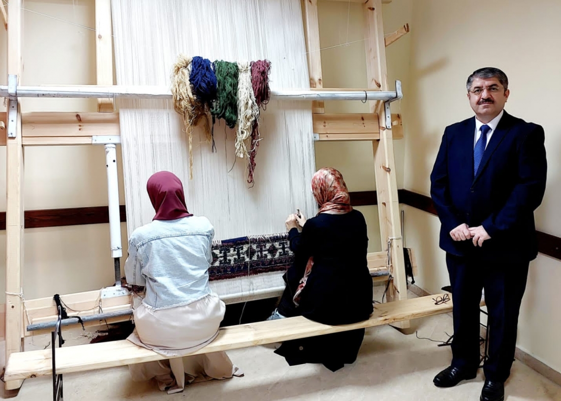 تعليم فنون السجاد اليدوي بالمجان فى جمعية الصداقة المصرية الأذربيجانية 19 - جريدة المساء